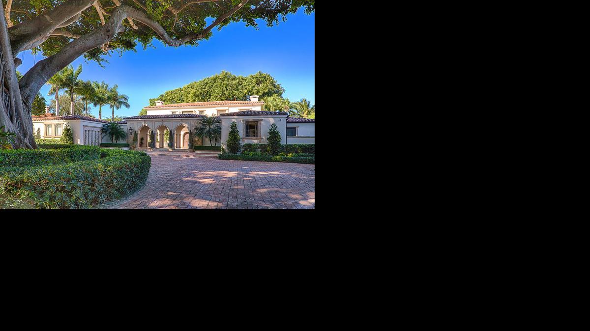 
An exterior shot of the house at 5030 North Bay Road listed for $21 million.
