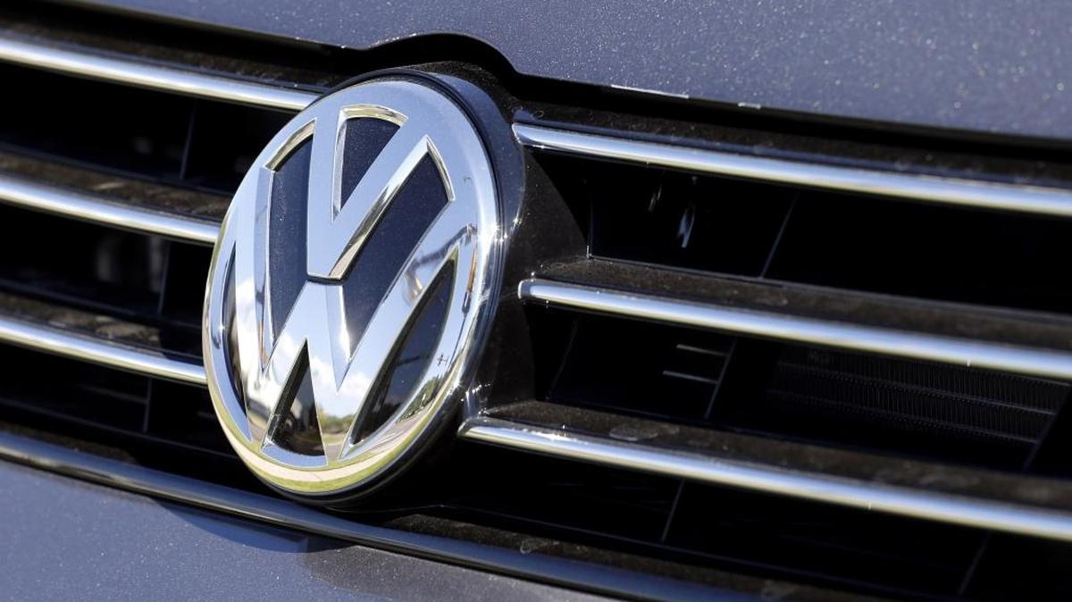 482,000 Volkswagen customers who own diesel models will be offered $1,000 in gifts cards and vouchers.