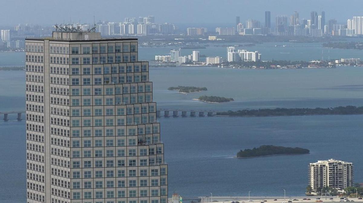 The landmark Southeast Financial Center in downtown Miami, which features a serrated top, was Miami’s tallest building from its completion in 1984 until the construction of the Four Seasons Hotel in 2002.