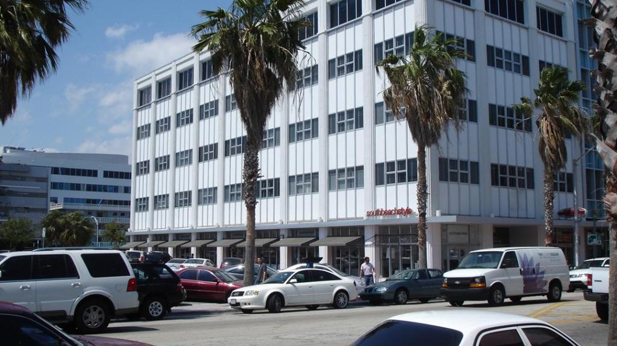 The office building at 1674 Meridian Ave. that Terranova affiliate Ivy MBT Property purchased along with another office building near Lincoln Road for $48.75 million.