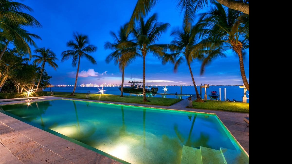 
A view of the mansion at 5800 North Bay Rd. that sold to Phil Collins for $33 million on Monday.
