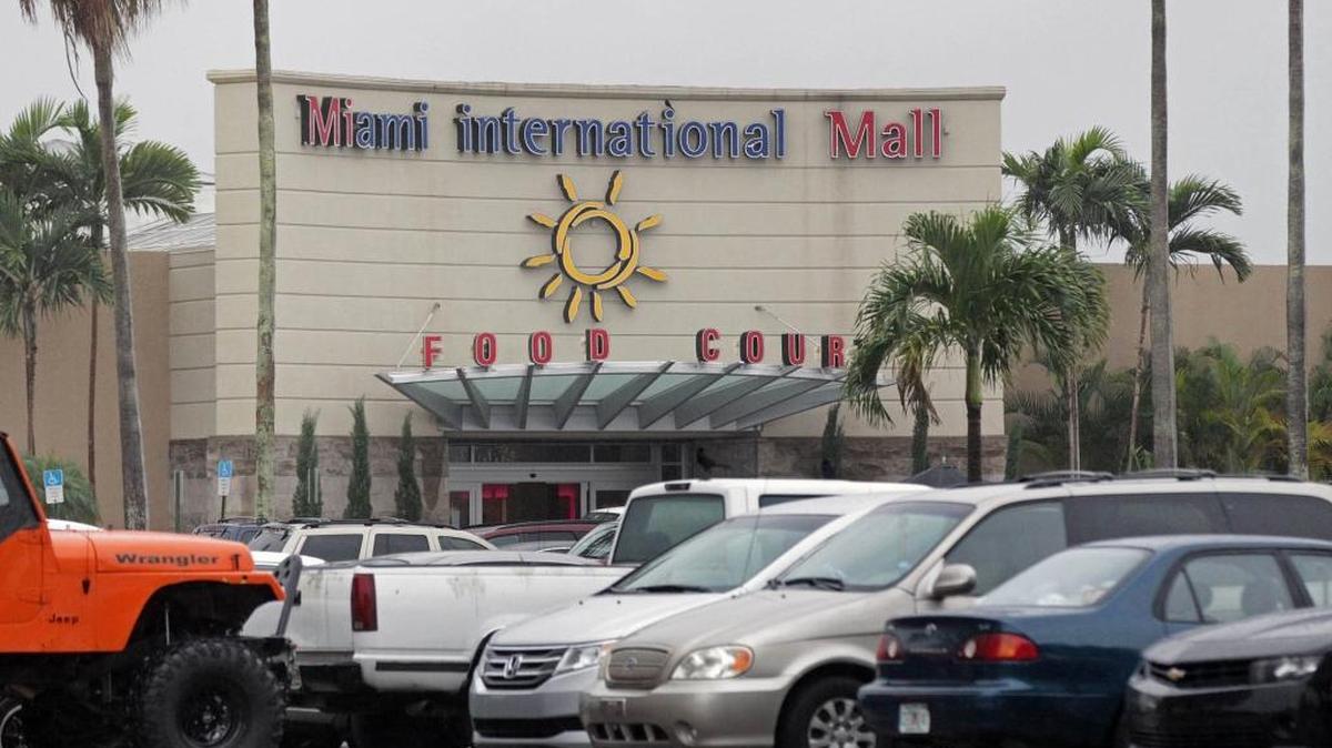 The parking lot at Miami International Mall.