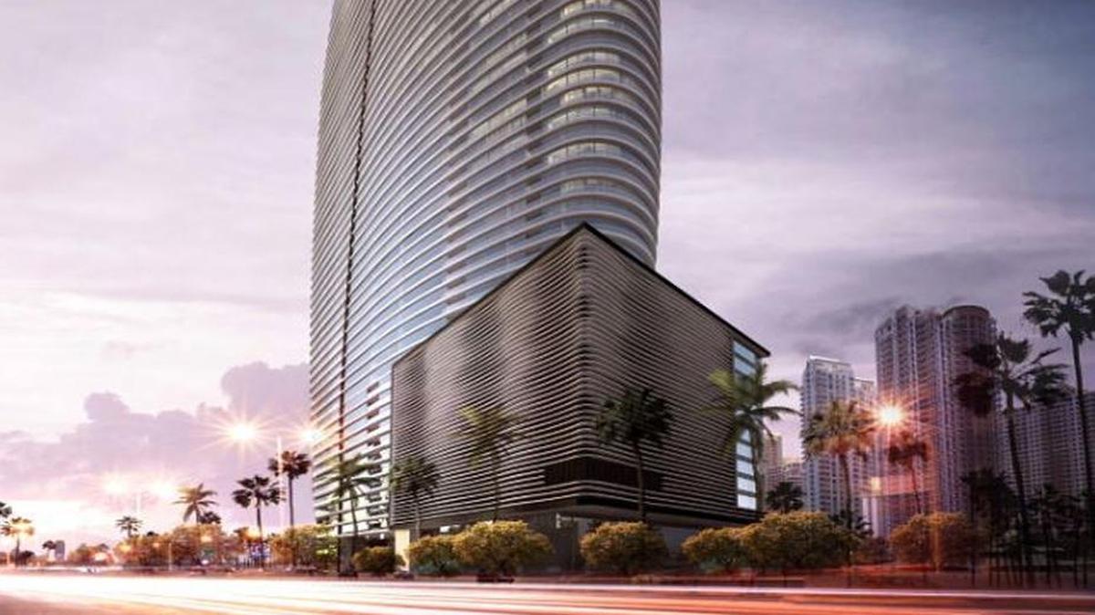 Plans to build a luxury condo along the Miami River include nearly 400 units and a lighthouse.