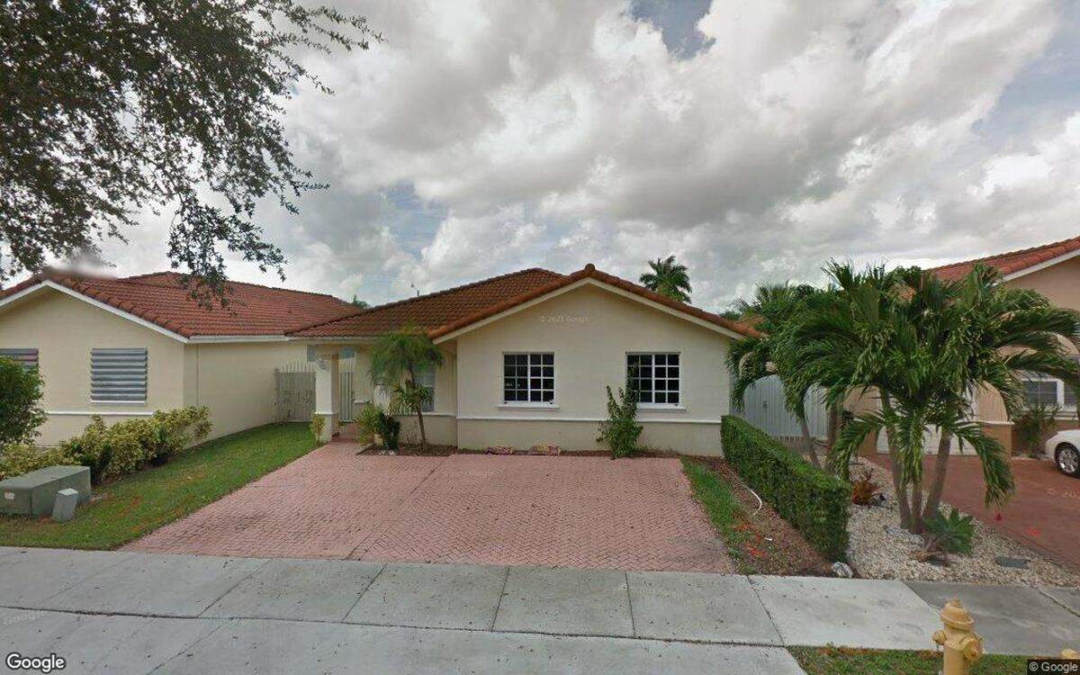 House on 3400 block of West 99th Place