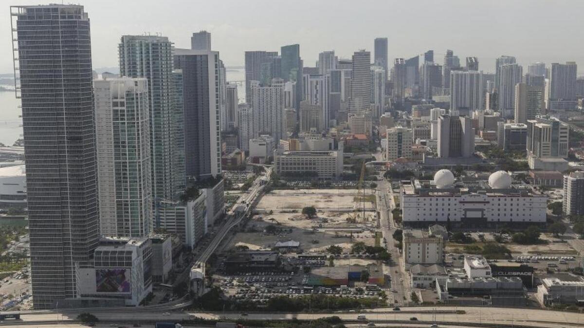 Miami Worldcenter and PARAMOUNT celebrated the groundbreaking of an open-air retail shopping center and condos in downtown on Thursday, March 3, 2016. The sites are slated to be completed by 2018.