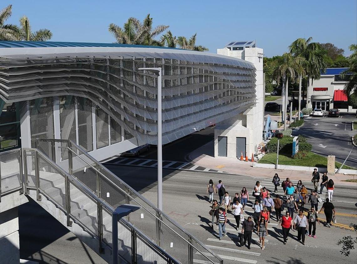 The University Metrorail Station pedestrian bridge across South Dixie Highway was far simpler than the doomed FIU project.