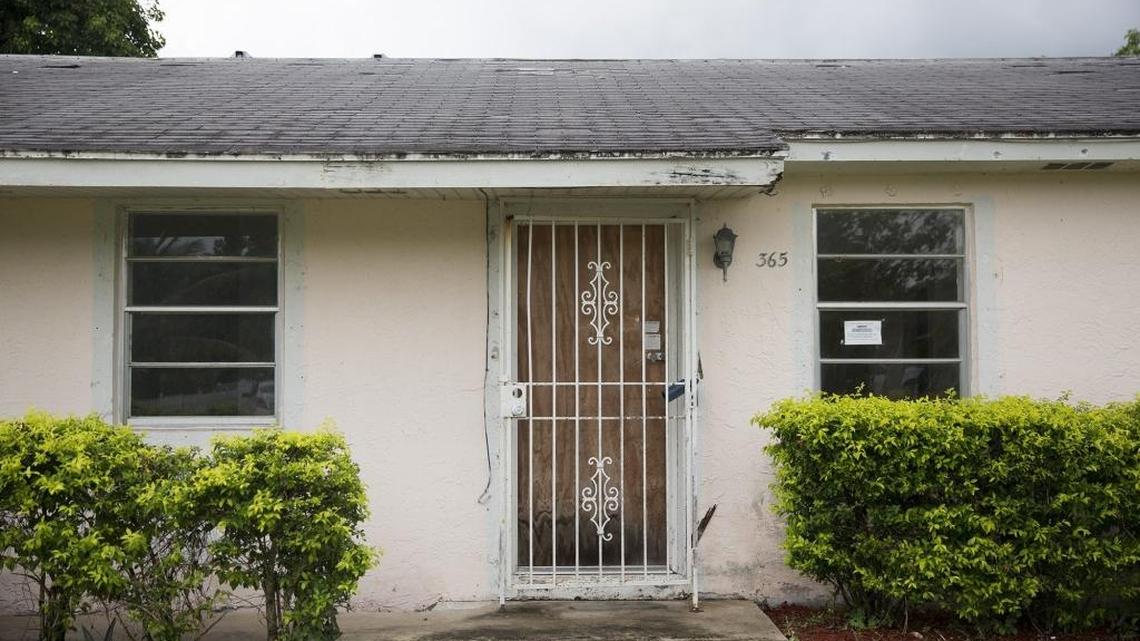 
A foreclosed home on Southwest190th Place in Homestead on Friday, July 17, 2015.
