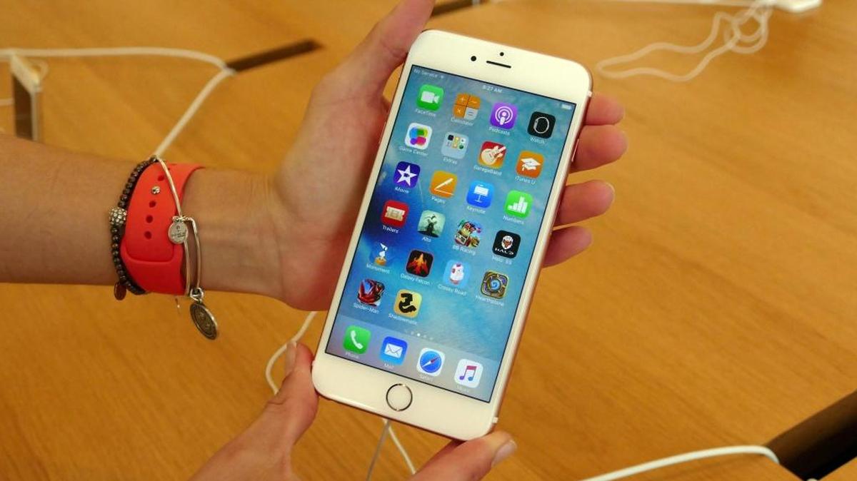The iPhone6s and 6s Plus at the Lincoln Road Apple Store on Miami Beach became available today Friday, September 25, 2015. This is the 6s Plus.