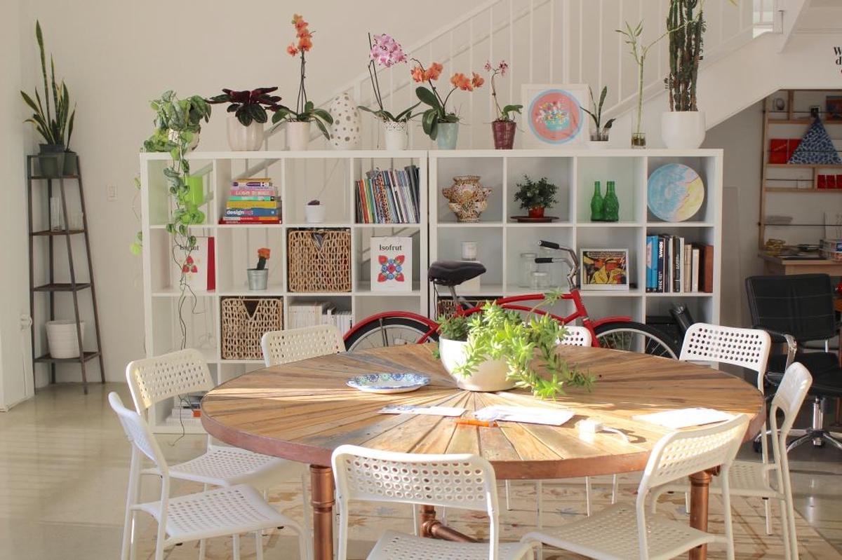 Within Blubeta’s Wynwood office, there is a coalition of companies such as a branding agency, public relations agency, marketing agency and more. By knocking down all the walls, the companies have created a different environment to work in.