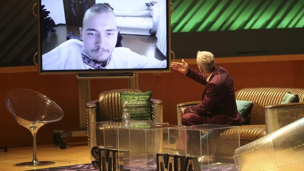 Ola Ahlvarsson, right, talks with first full-body transplant candidate Val Spiridonov during a "Hacking Nature" segment of Sime MIA, a two-day technology conference about media, arts and tech trends, on Tuesday, Dec. 1, 2015, at New World Center. Ahlvarsson is founder of Sime.