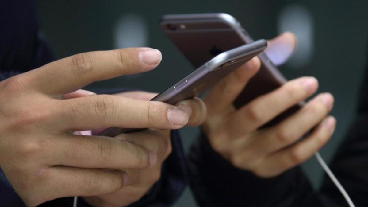 A Nielsen report on the use of social media shows it’s the middle-aged who spend more time on social media pages and toggling between all media.