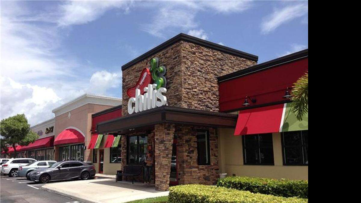 
The Chili’s Restaurant at the Shoppes of Ives Dairy, a shopping center in Miami Gardens that sold for $9.65 million on Monday.
