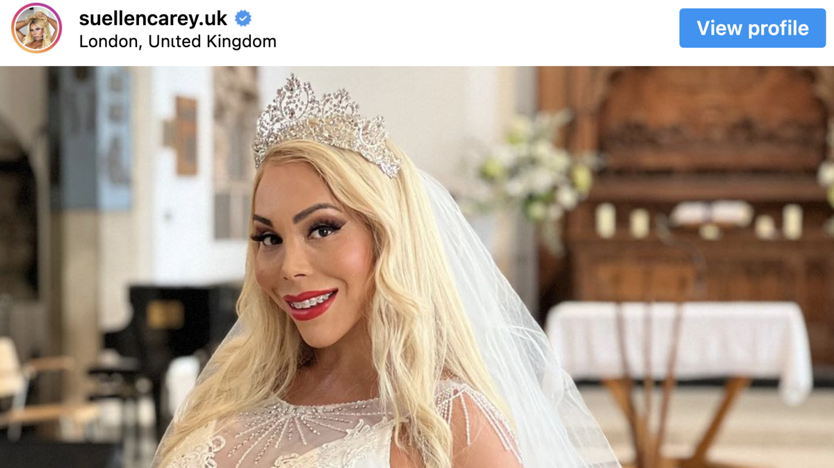 One year ago influencer Suellen Carey married herself.