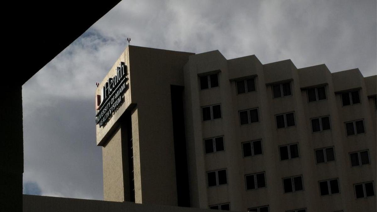 University of Miami Hospital, pictured in 2011, and its labor union recently reached a three-year deal that will bring pay raises and better benefits for an estimated 2,100 hospital workers, said Service Employees International Union Local 1199. The collective bargaining agreement covers only hospital staff and does not include workers at UM’s other healthcare facilities.