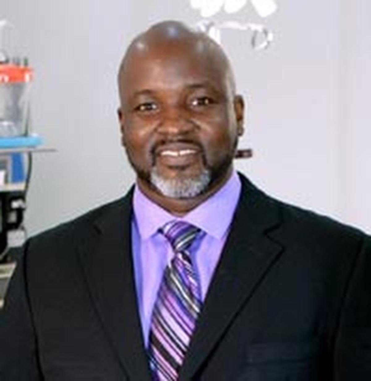 Osakatukei “Osak” Omulepu, 44, is a Miami doctor accused of seriously injuring four patients in May 2015 during lipsuction and fat transfer procedures. Though Florida health officials have tried repeatedly to limit or revoke Omulepu’s license, he has continued to practice without restrictions. On Thursday, Omulepu was performing a cosmetic procedure on a 30-year-old woman who suddenly stopped breathing and later died, according to police reports.