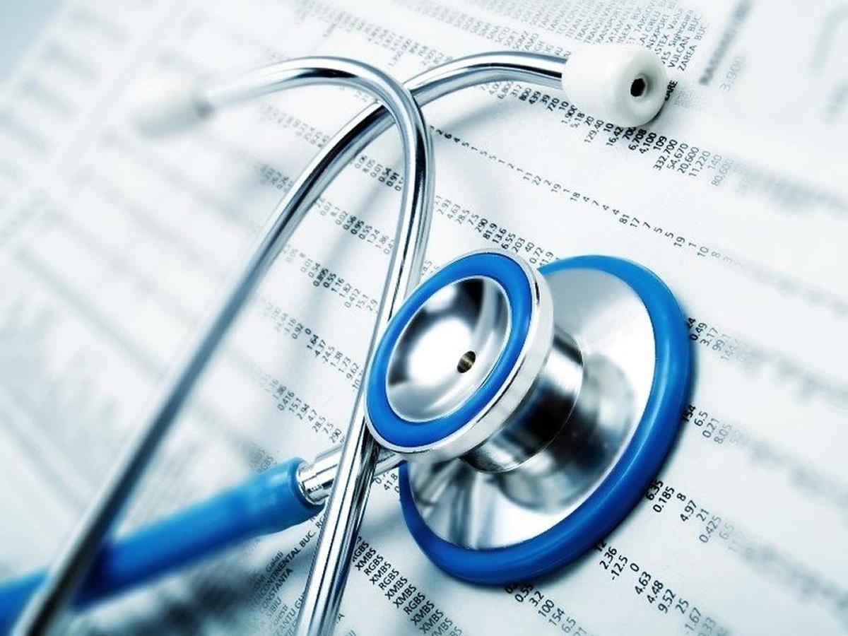 Es importante pasar el examen médico para lograr la residencia permanente.