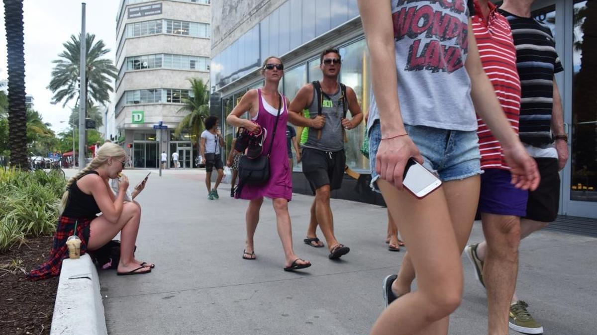Lincoln Road was still relatively busy on Wednesday, August 24, with plenty of families and young couples, despite the announcement on Friday that Miami Beach now has locally-transmitted cases of the Zika virus.