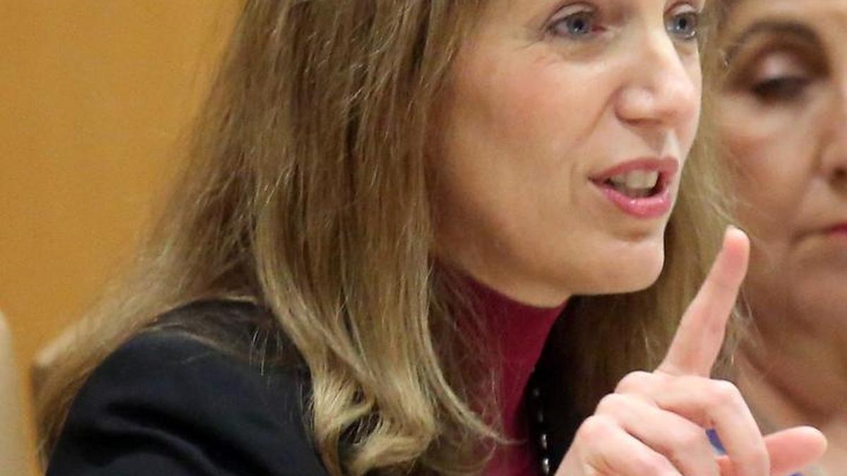 
Health and Human Services Secretary Sylvia Burwell said 10 million enrolled in a health plan through Affordable Care Act exchange is “a strong and realistic goal” for 2016. Burwell is pictured during a visit to FIU in November 2014 for a panel discussion on open enrollment.
