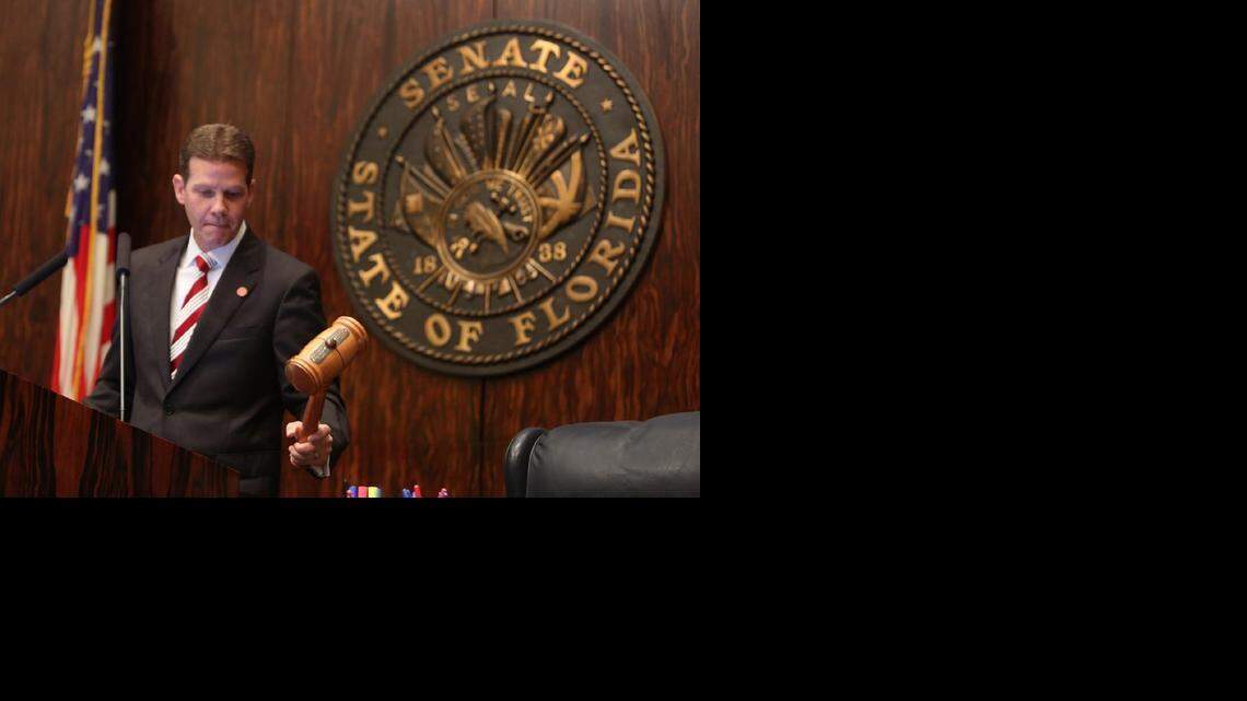 
Florida Senate President Andy Gardiner, R-Orlando, bangs the Senate gavel to begin an afternoon session.
