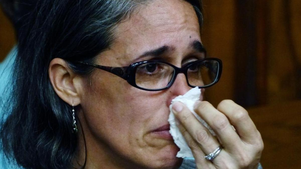 Carol Knox, the mother of Jennifer Alfonso, cannot contain her emotions during the third day of the murder trial of Derek Medina, the man accused of killing her daughter.