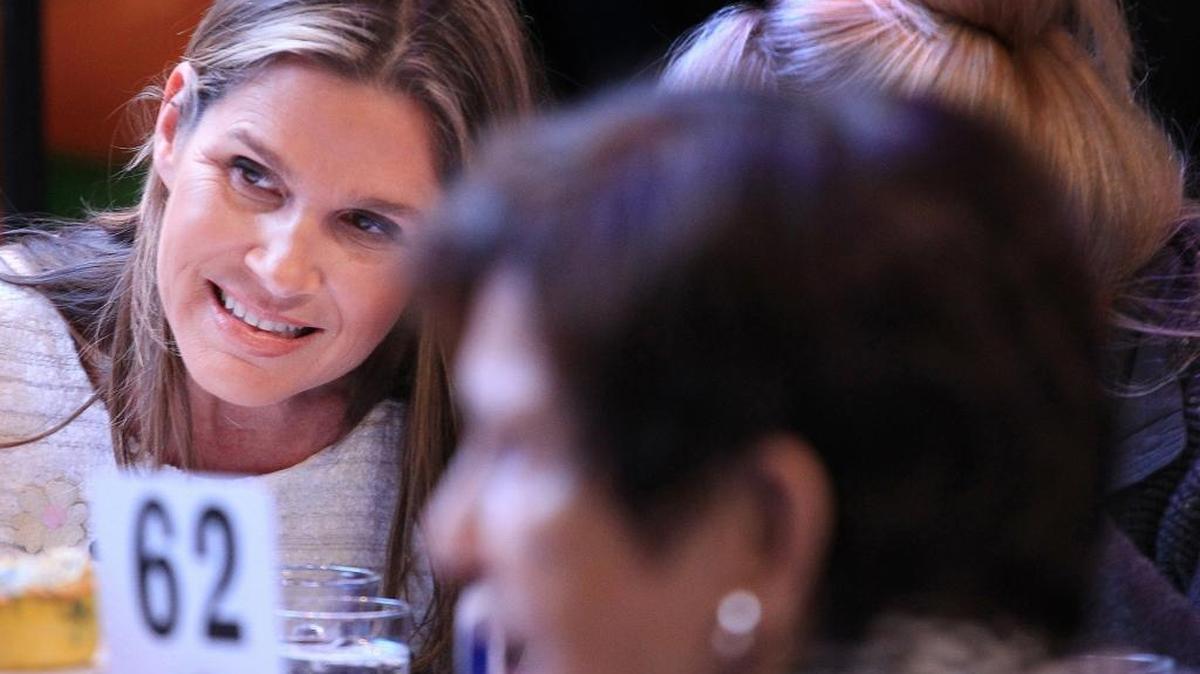 Aerin Lauder, granddaughter of Estee Lauder, talks with attendees of 15th Annual United Way Leadership Breakfast on Wednesday, Jan. 20. 2016.