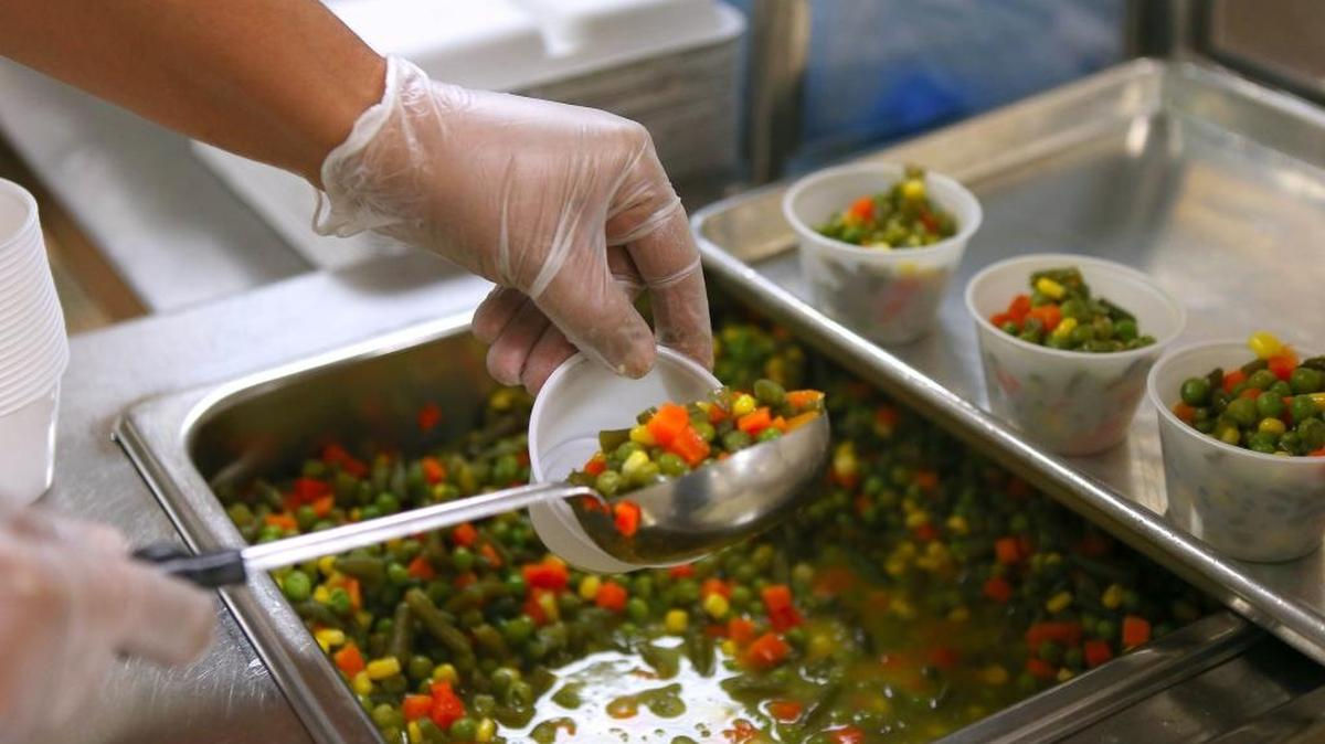 A school lunch app provided by the Florida Department Agriculture will let students and parents in Miami-Dade County and around the state rank cafeteria food.
