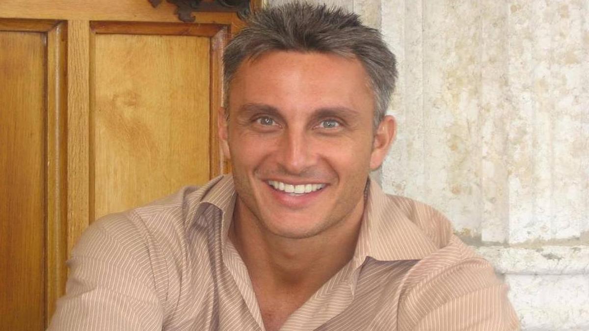 
Tullian Tchividjian
