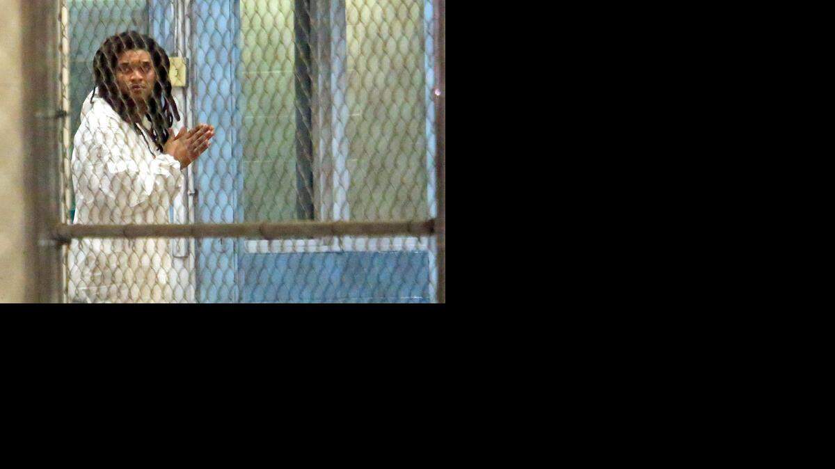 
Corey Gordon was brought into the main jail in Broward County around 2 a.m. Wednesday.
