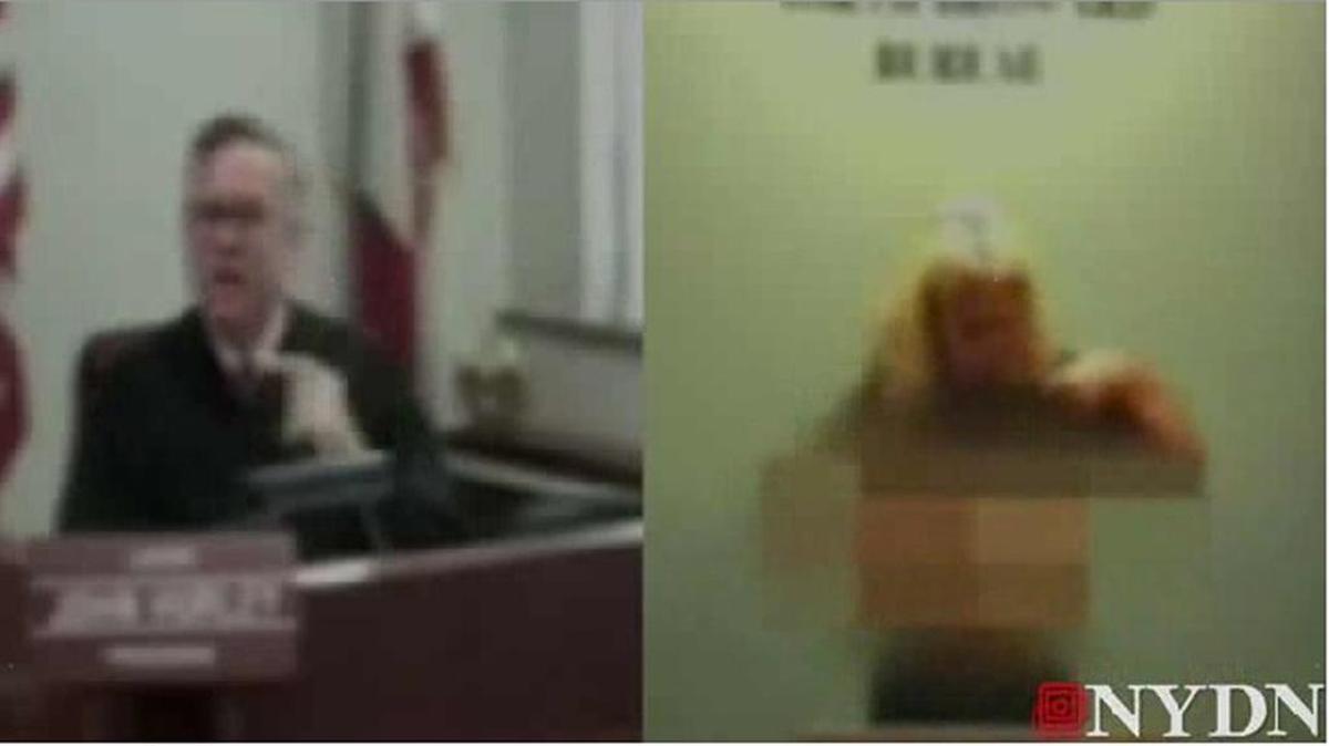 
Kayla Kupcakes flashes the judge.
