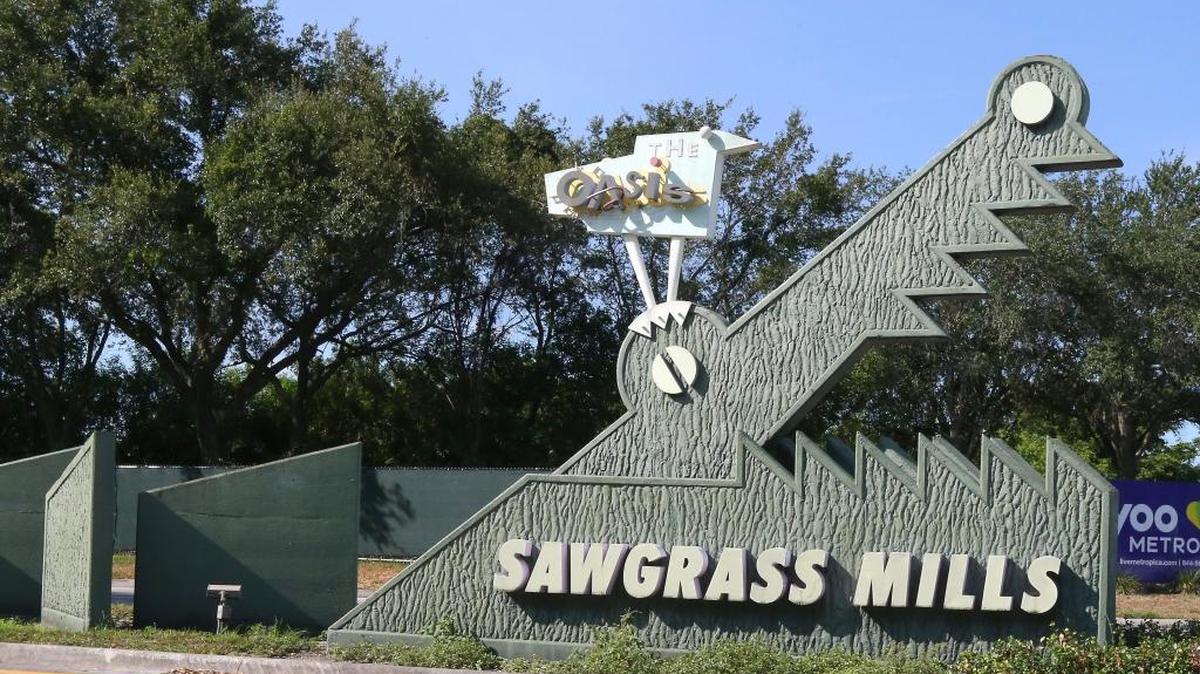 The entrance at Sawgrass Mills.