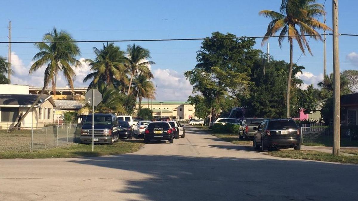 An argument between friends ended with a shooting Wednesday at 2127 Roosevelt St. in Hollywood.