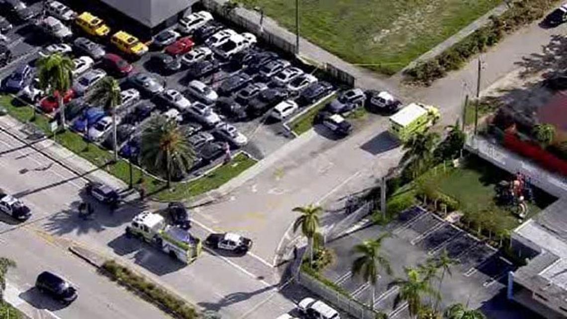 Large police presence in Hollywood near 400 N Federal Highway.