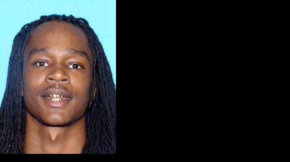 
SEARCH FOR SUSPECT: Pembroke Pines police reported that they were hunting for a suspect named Steven Charles Dawson, 28, shown in this photo released by the Pembroke Pines police department.
