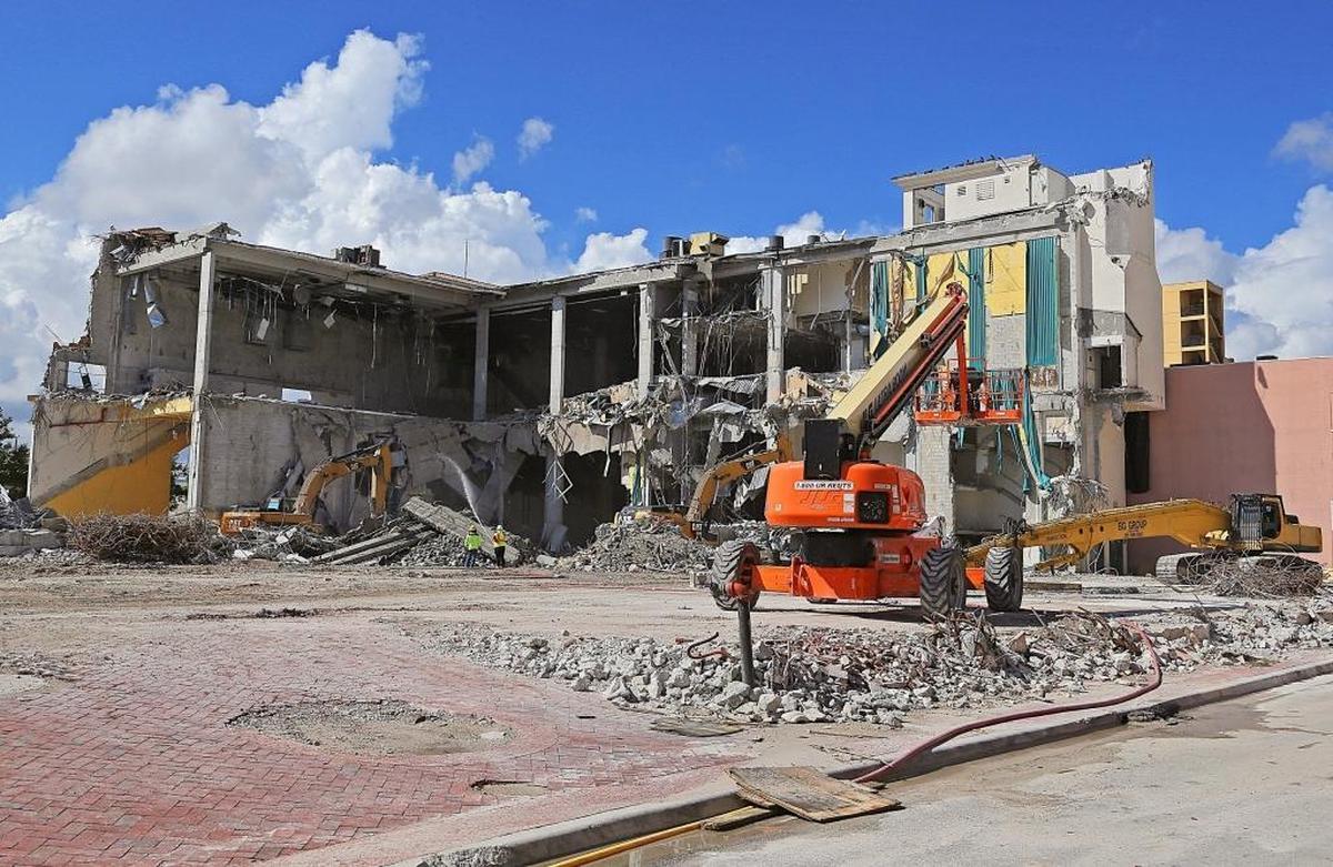 The Las Olas Riverfront festival marketplace development is being demolished to make for new multi-use development called X Las Olas.
