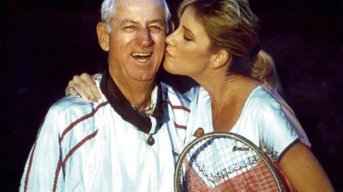 
Jimmy Evert and daughter Chrissie Evert. Jimmy Evert died Friday at age 91.
