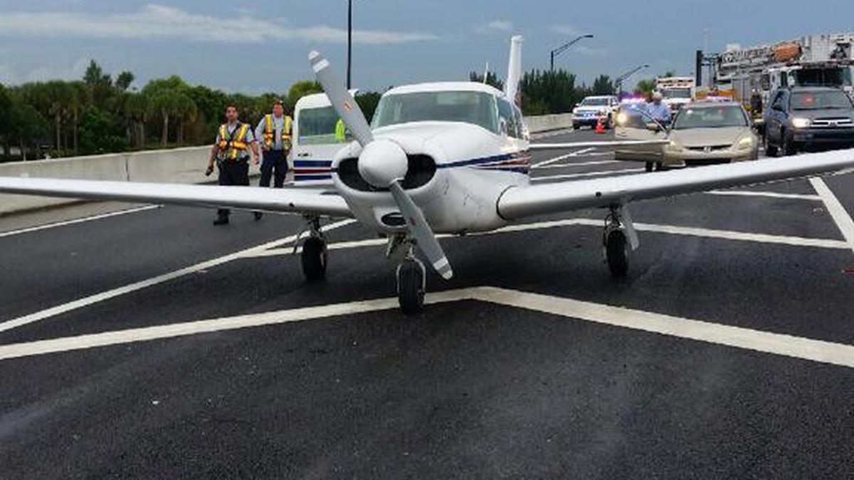 
A small plane ditched on I-595 near Flamingo Road on Thursday morning.
