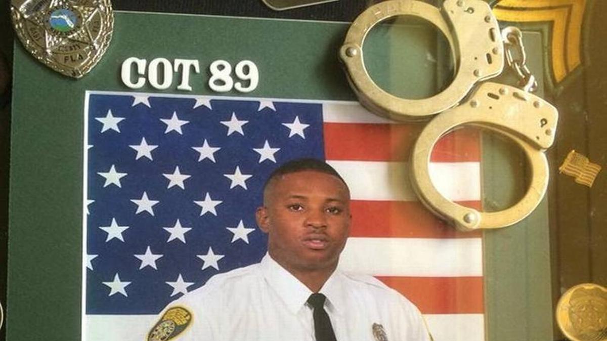 Daveon Hall