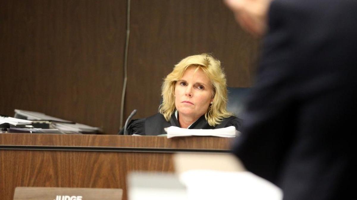 Broward Circuit Judge Carol-Lisa Phillips listens to an attorney for David Di Pietro during a hearing on the suspended Broward Health commissioner’s suit against Gov. Rick Scott, April 8, 2016. She ruled Monday that Scott didn’t have grounds to make the suspension and ordered that Di Pietro be reinstated.