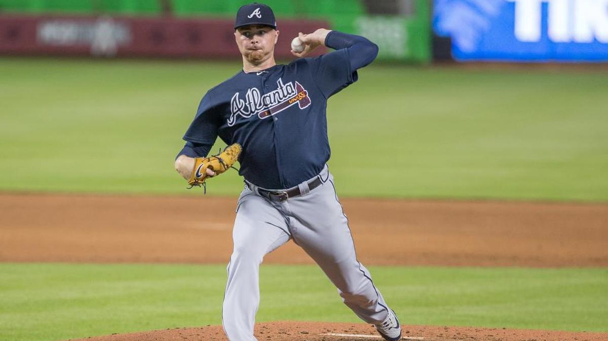 Atlanta Braves starting pitcher Sean Newcomb (15) faces the Miami Marlins during the first inning of the game at Marlins Park in Miami, Monday, July 23, 2018.