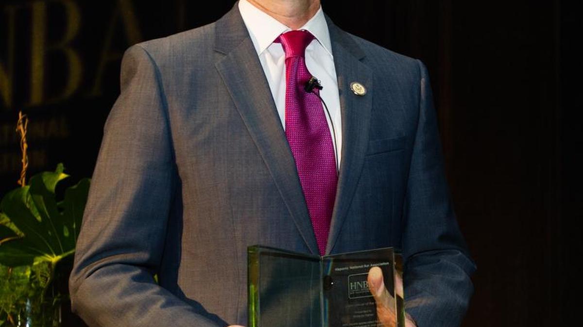 
U.S. Attorney Wifredo Ferrer receives “Latino Lawyer” award at Hispanic National Bar Association’s annual convention in Boston.
