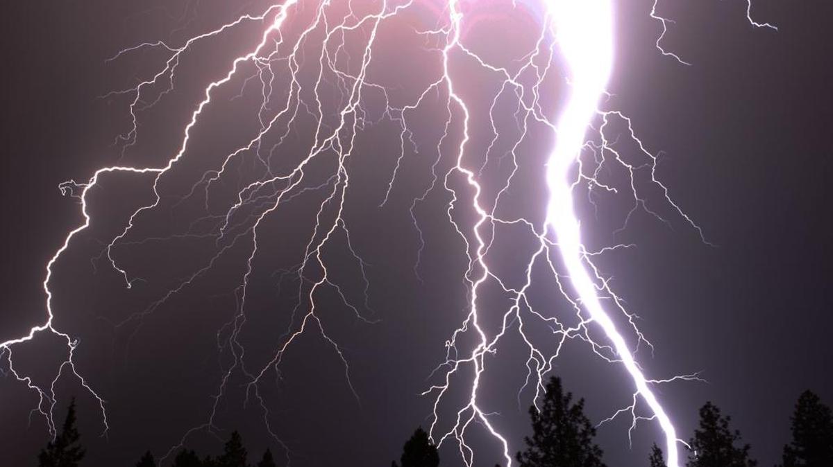 Lightning bolt
