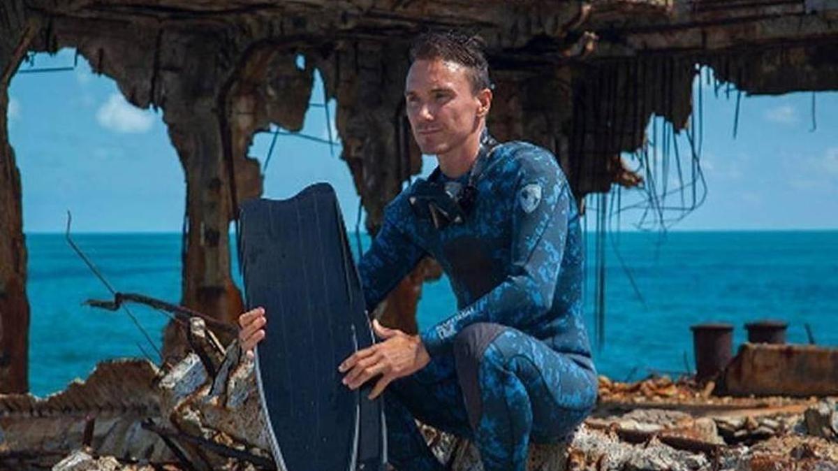 The family of Canadian filmmaker and conservationist Rob Stewart is suing several people and companies related to the underwater film shoot off Islamorada where he disappeared Jan. 31 and was found dead three days later.