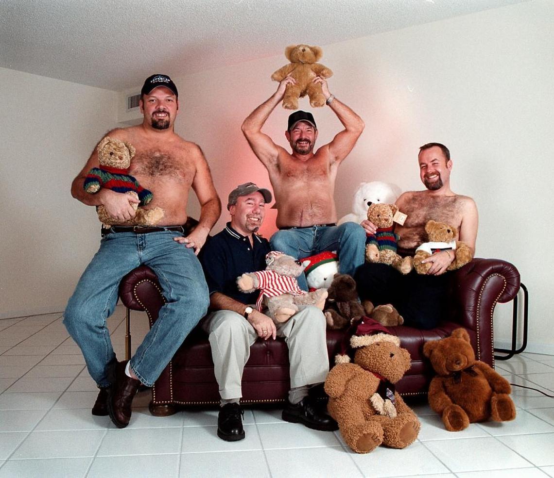 December 2002: The Bears of South Florida club has a holiday toy drive for sick children, giving away teddy bears.