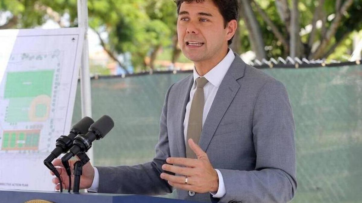 Miami commissioner Ken Russell