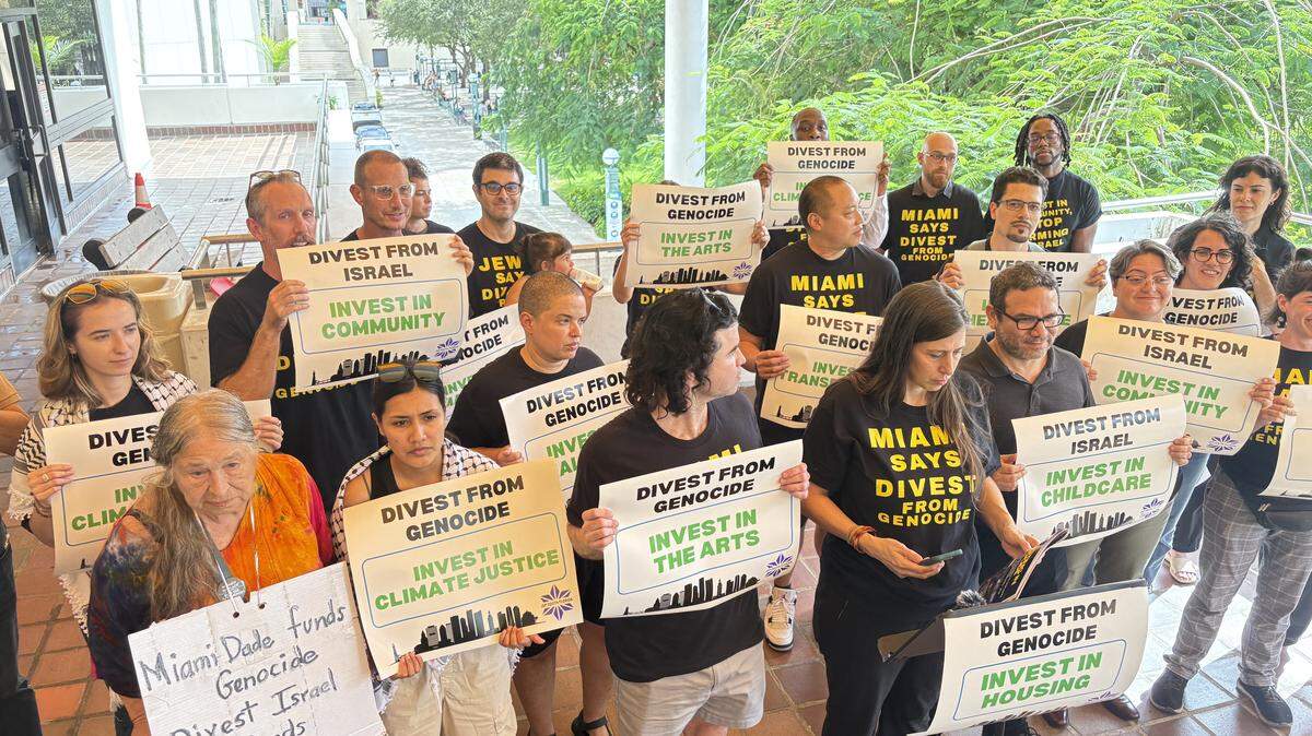 In September, critics of Miami-Dade’s  investment in Israel bonds gathered to condemn the holdings outside county hall. 