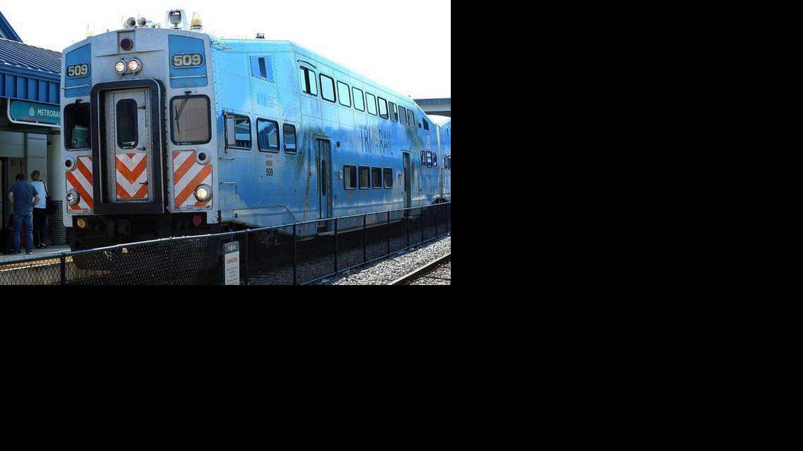
Tri-Rail heading north arrives at the Tri-Rail/Metrorail transfer station in Hialeah.

