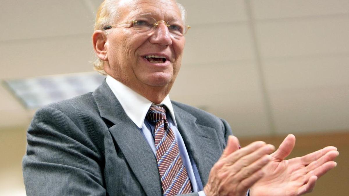 
Herbert Wertheim applauds the inaugural class of the Herbert Wertheim College of Medicine in the Health and Life Sciences II building on the Florida International University Modesto A. Maidique campus in west Miami Monday, August 3, 2009. 
