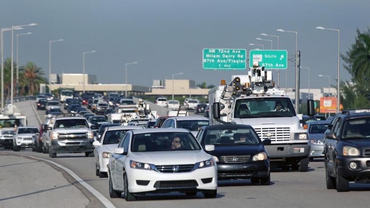 Eastbound traffic on the Dolphin Expressway on a summer morning.