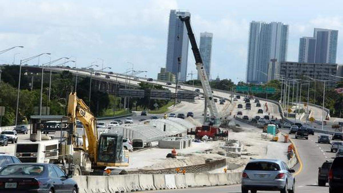 
Eastbound 836 between I-95 and NW 27th Ave. is shown on Sunday, Oct. 12, 2014. Westbound lanes will be closed beginning Wednesday for toll equipment installation.
