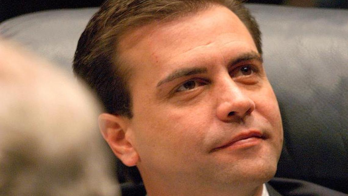 Former Miami lawmaker Alex Diaz de la Portilla is hoping to return to the state Senate this summer.